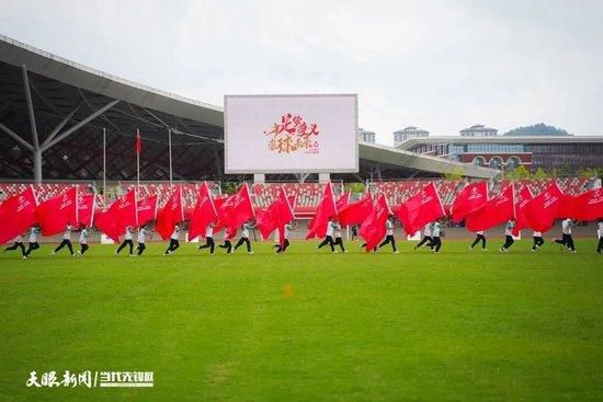 缺席女儿糊口的仳离父亲不能不和本身的女儿糊口一段时候，在这时代两人渐渐领会彼此培育了豪情，最后嫌女儿是个麻烦的父亲愈来愈舍不得分开她了……